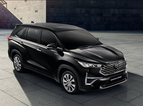 Car Rental toyota innova zenix Kereta sewa langkawi